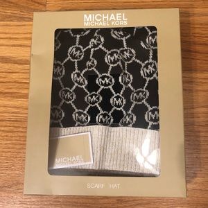 Michael kors hat and scarf gift set